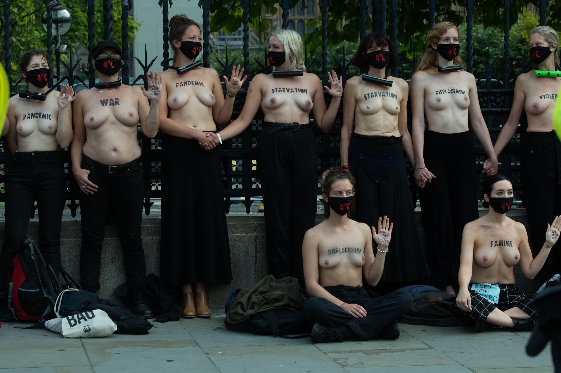 протест голых женщинах фото 2