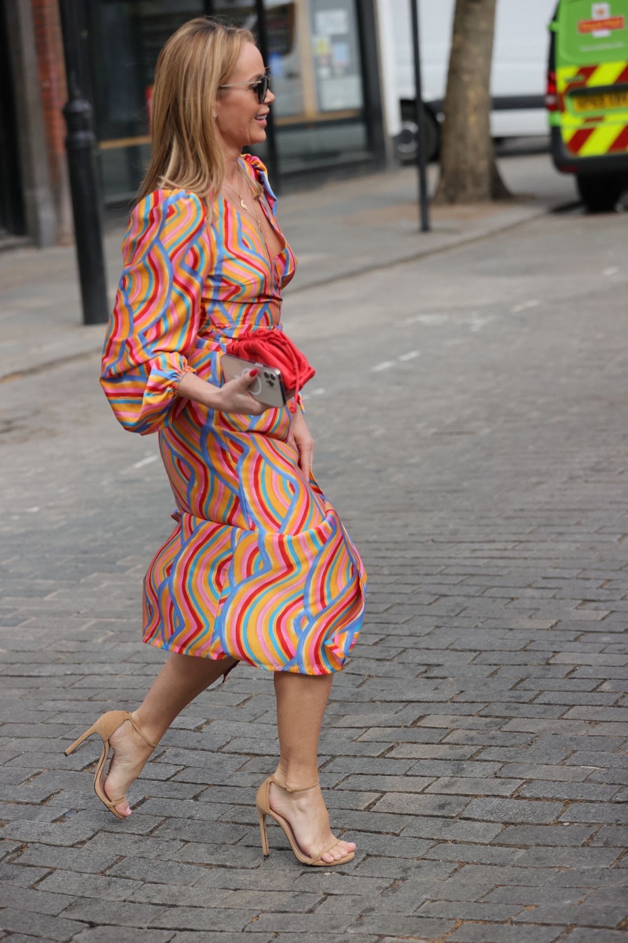 Leggy Amanda Holden is Seen in London (10 Photos)