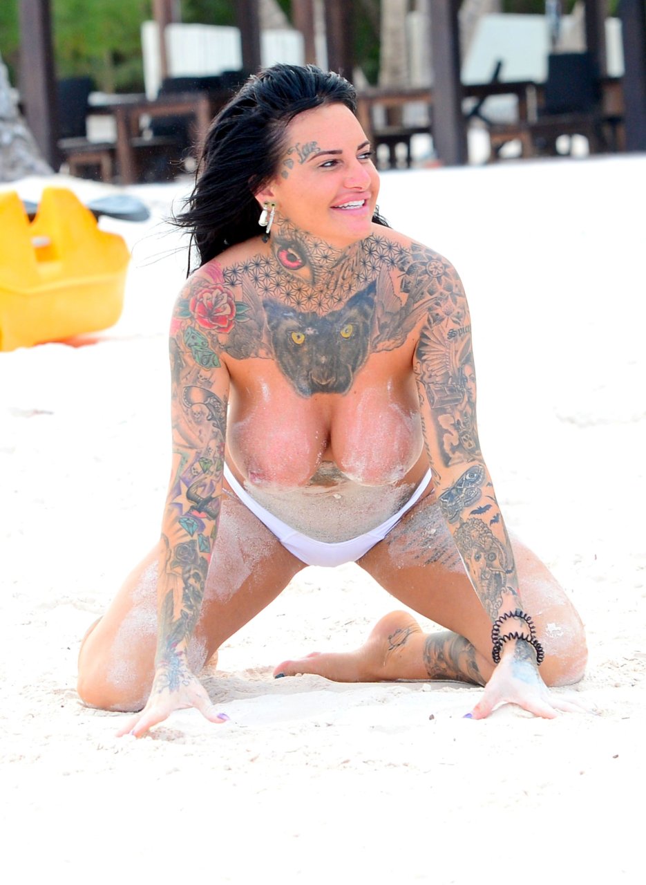 Jemma Lucy Topless & Chantelle Connelly Sexy (62 Photos)