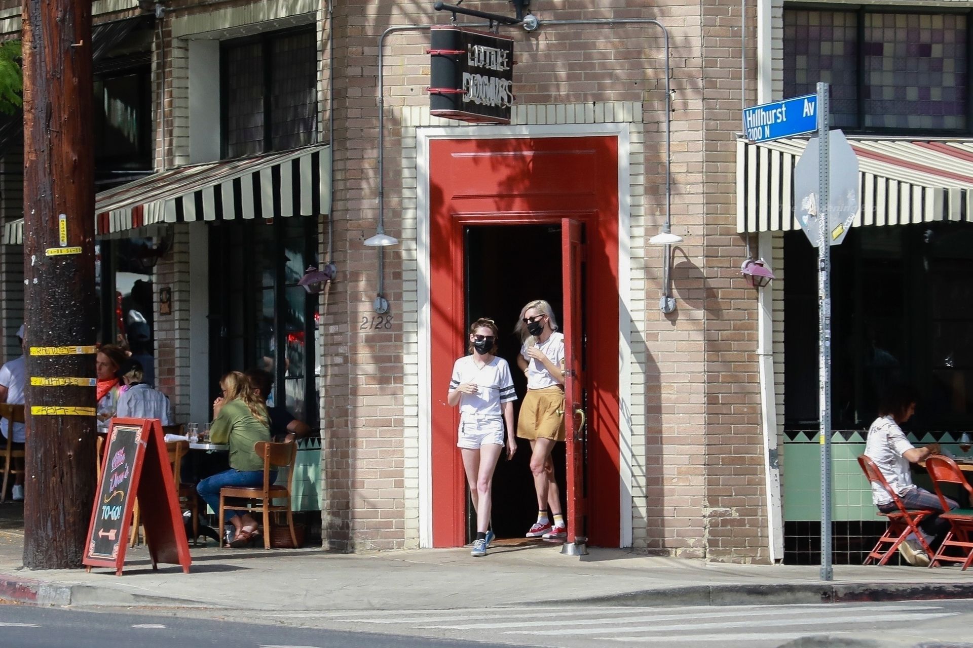 Leggy Kristen Stewart & Dylan Meyer Have Lunch in Los Feliz (32 Photos)