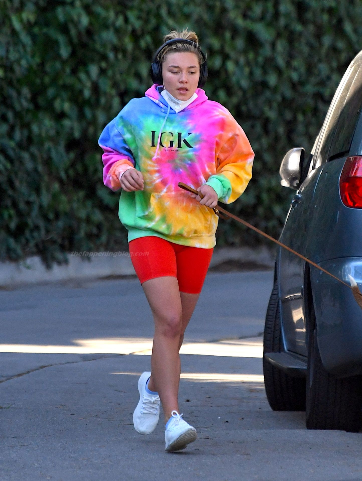 Leggy Florence Pugh Takes a Jog in Los Angeles (20 Photos)