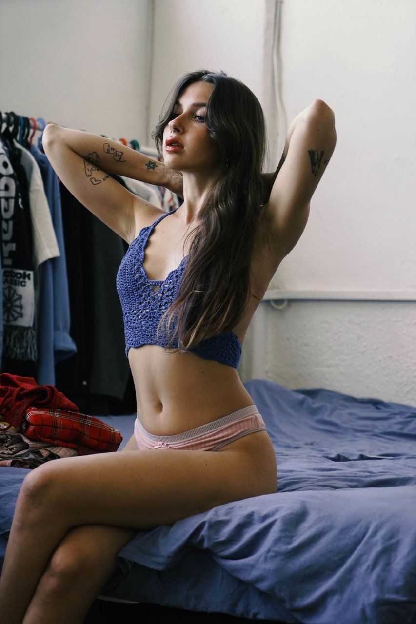 Helga Briman Nude & Sexy (15 Photos)