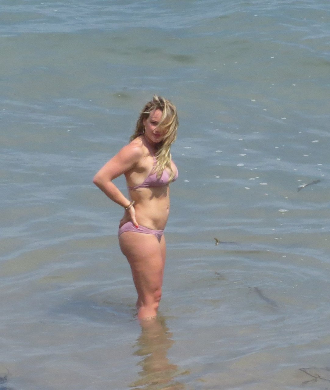 Hilary Duff Sexy (42 Photos + Video)