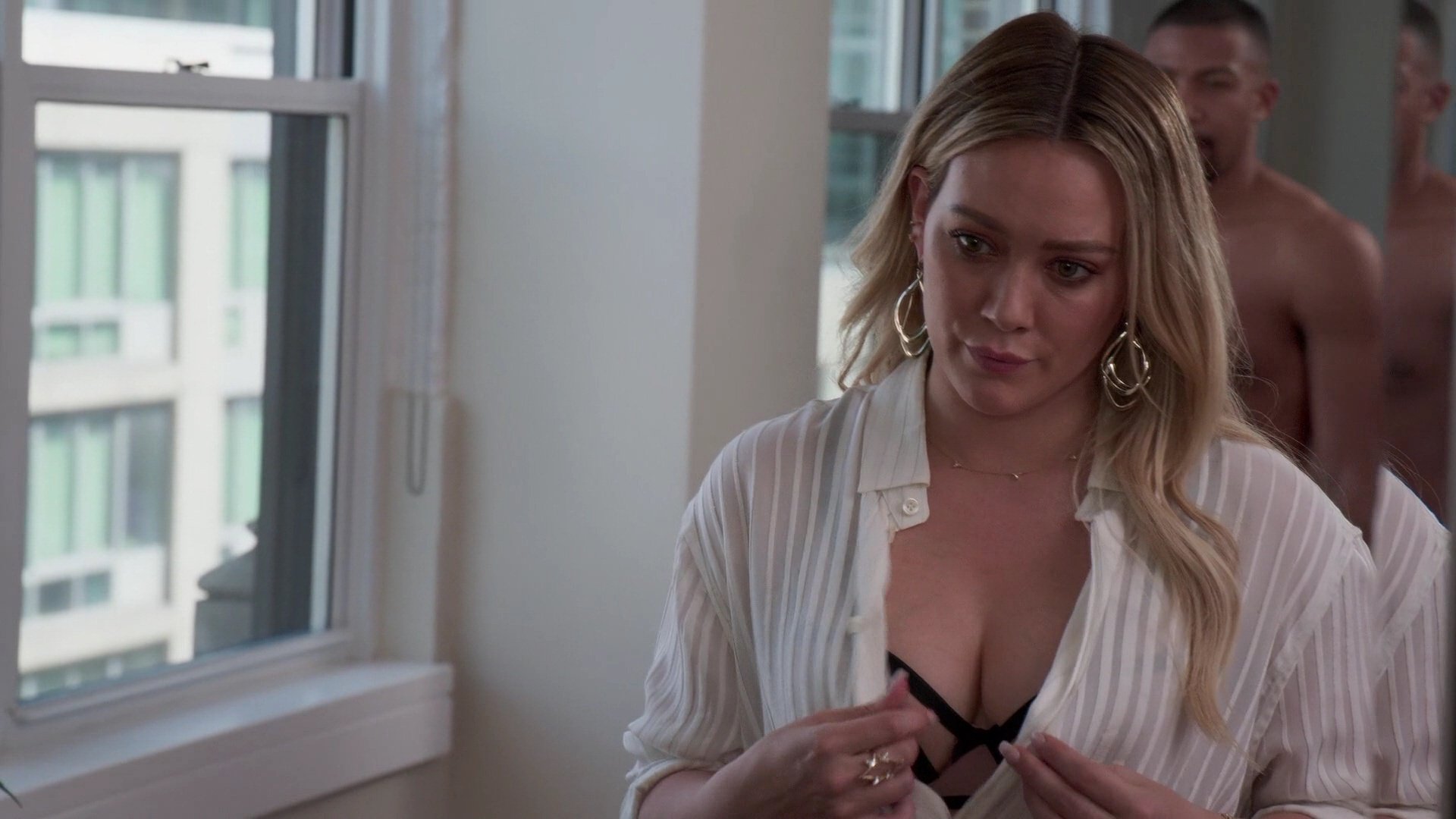 Hilary Duff Sexy - Younger (13 Pics + GIFs & Video)