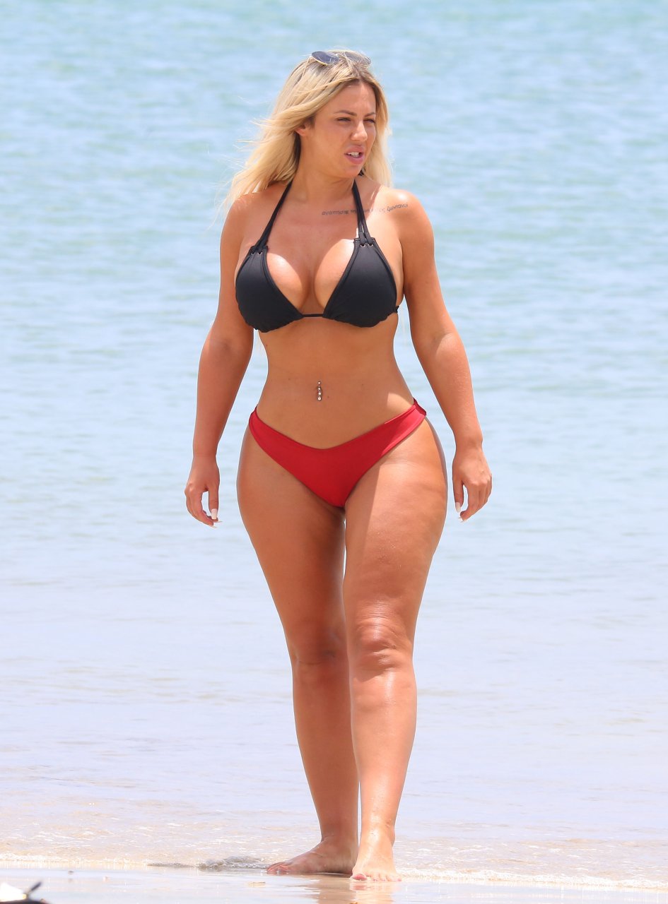 Holly Hagan Sexy (63 Photos)