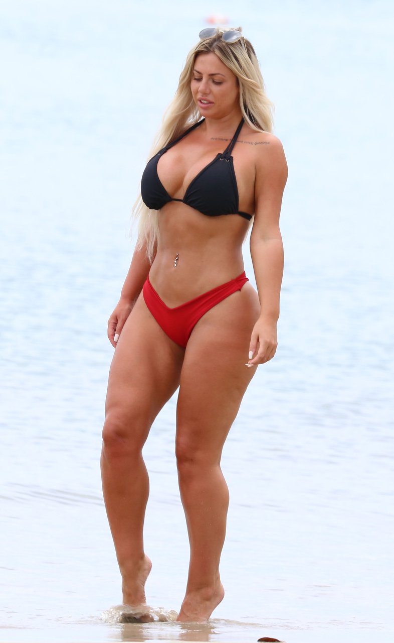 Holly Hagan Sexy (63 Photos)