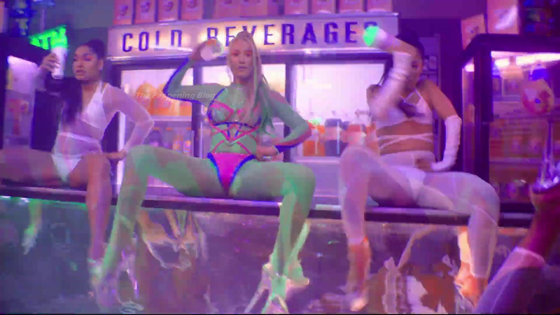 Iggy Azalea Sexy - Sip It (19 Pics + Music Video)