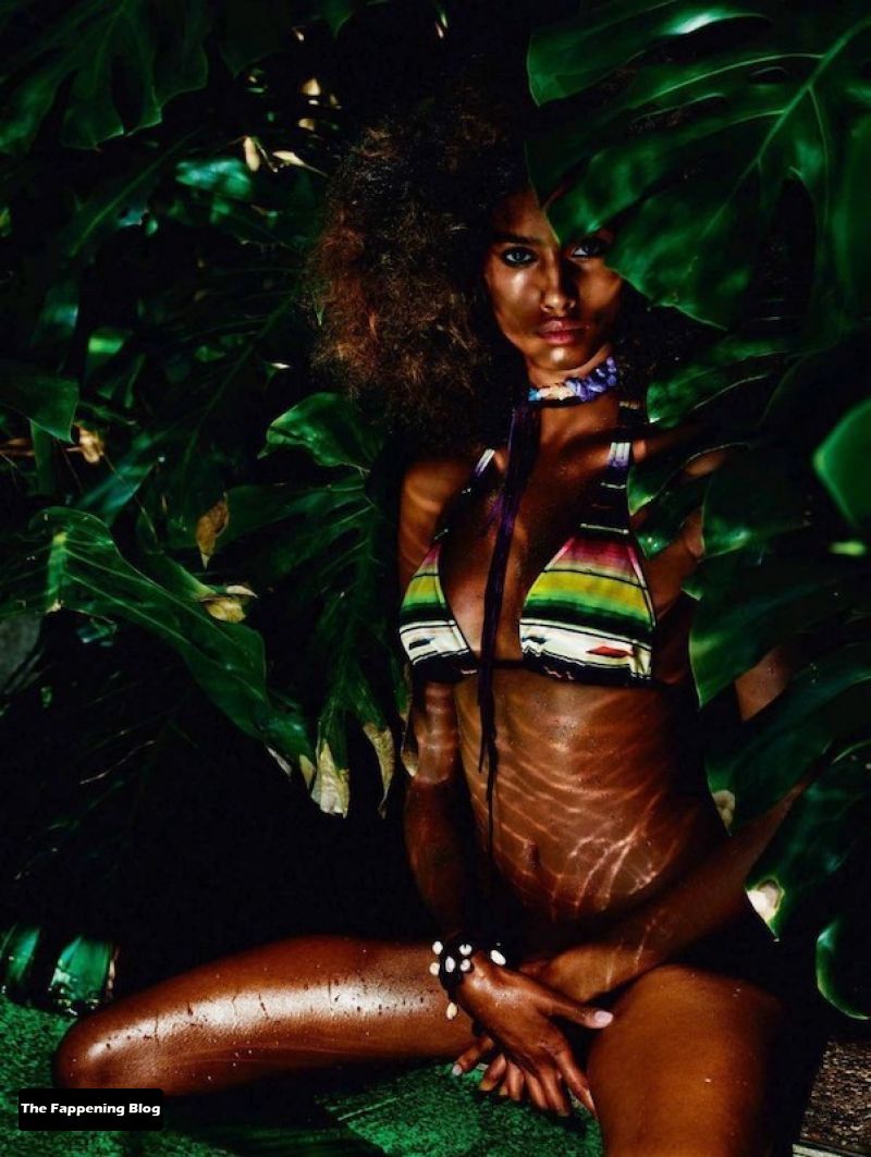 Imaan Hammam Nude & Sexy Collection (23 Photos)
