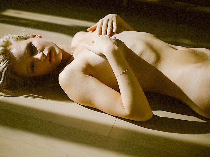 Isabella Farrel Naked (8 Photos)