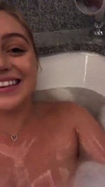 Iskra Lawrence Naked (5 Pics + GIF & Video)