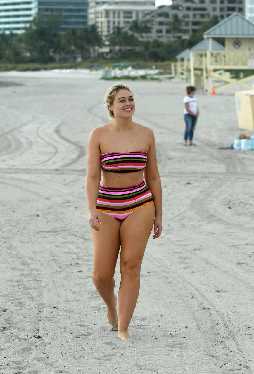 Iskra Lawrence Sexy (154 Photos)