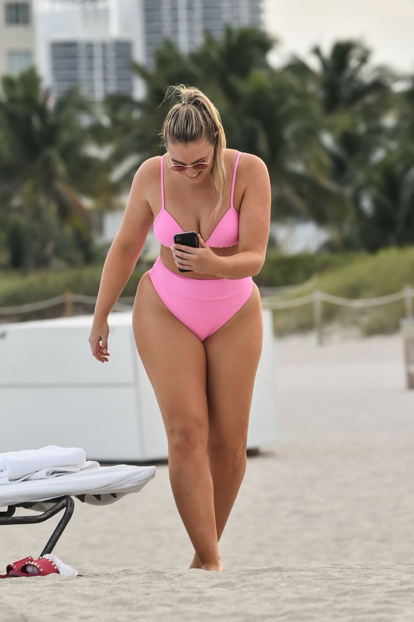 Iskra Lawrence Sexy (185 Photos)