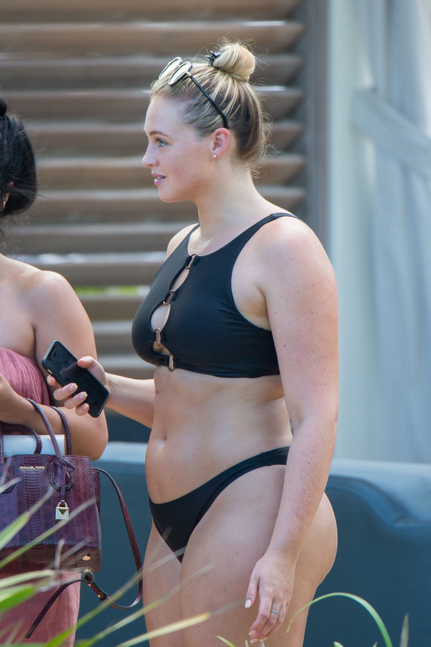 Iskra Lawrence Sexy (27 New Photos)