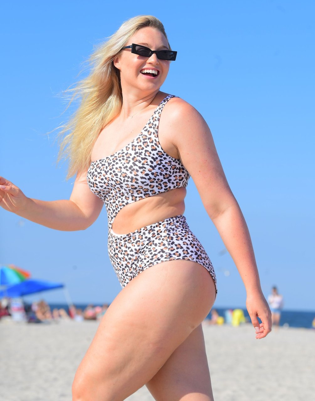 Iskra Lawrence Sexy (28 Photos)