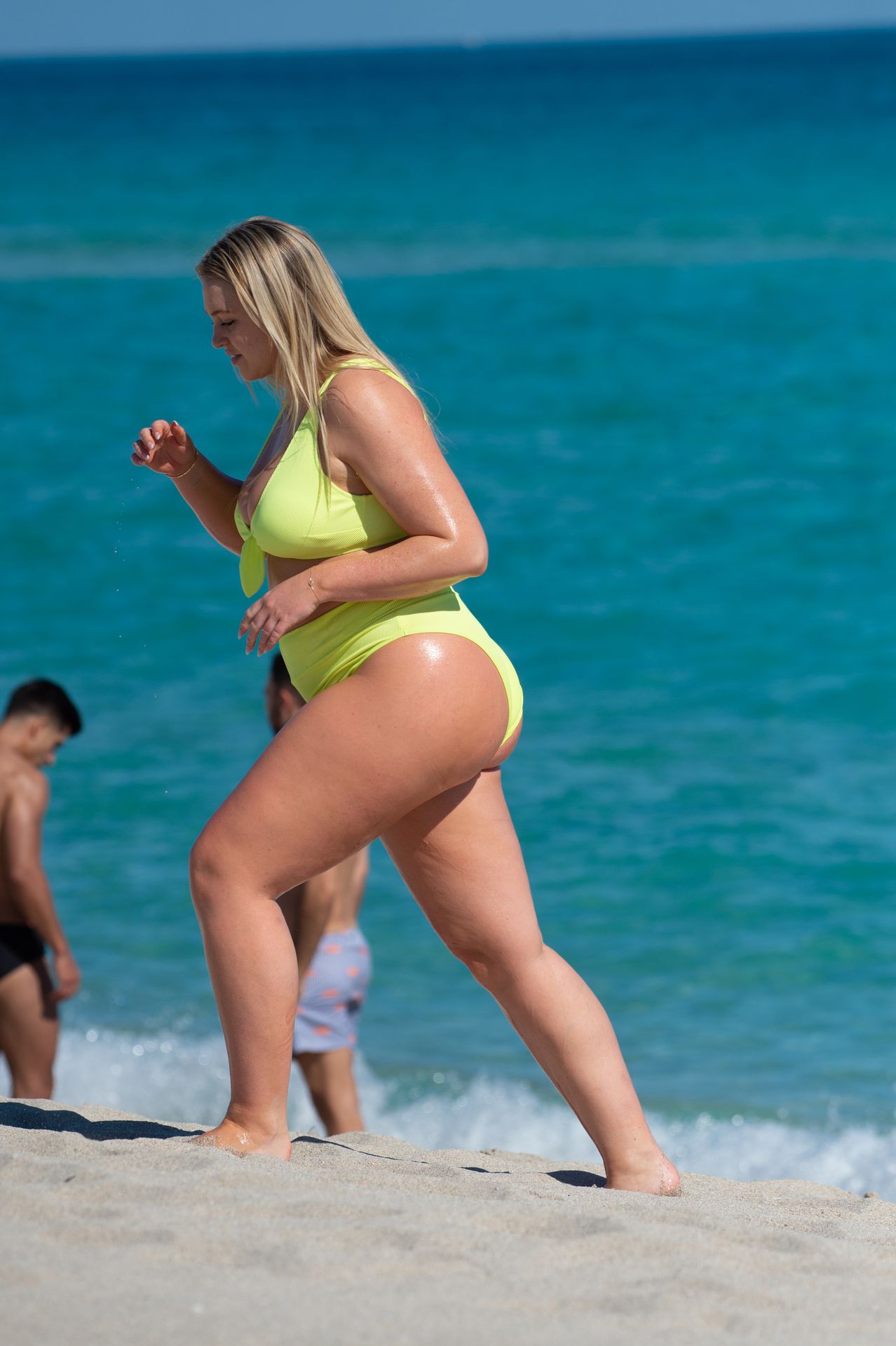 Iskra Lawrence Sexy (51 Photos)