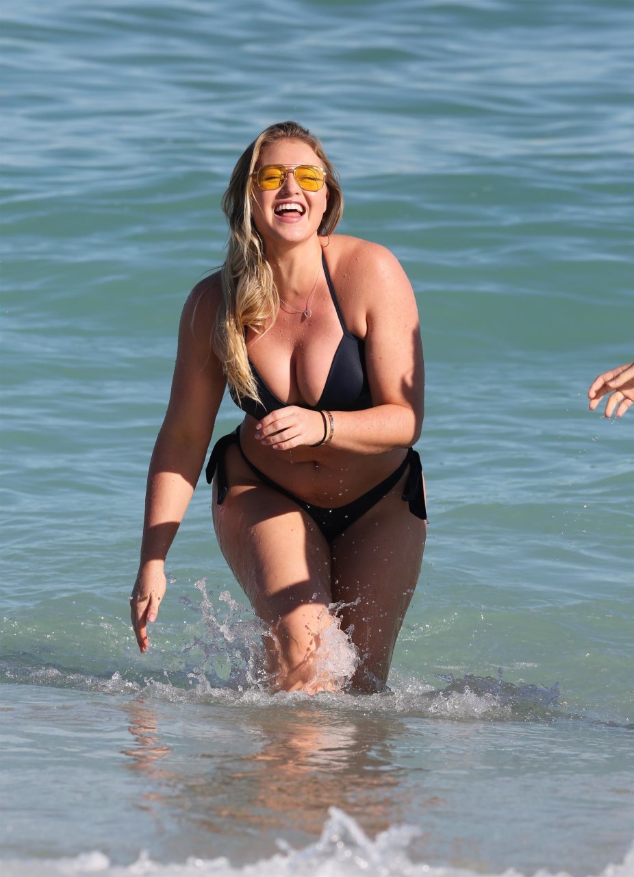Iskra Lawrence Sexy (63
 Photos + Video)