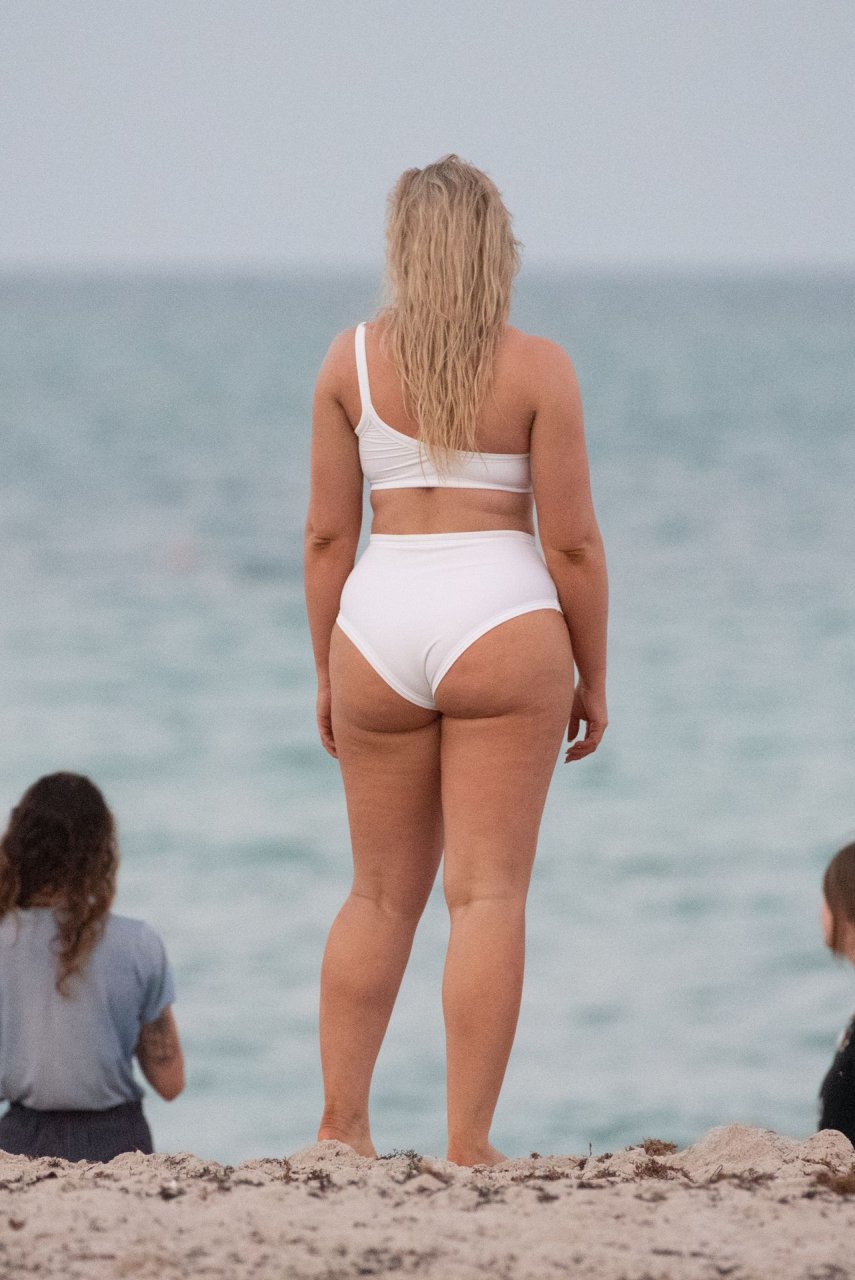 Iskra Lawrence Sexy (72 Photos)