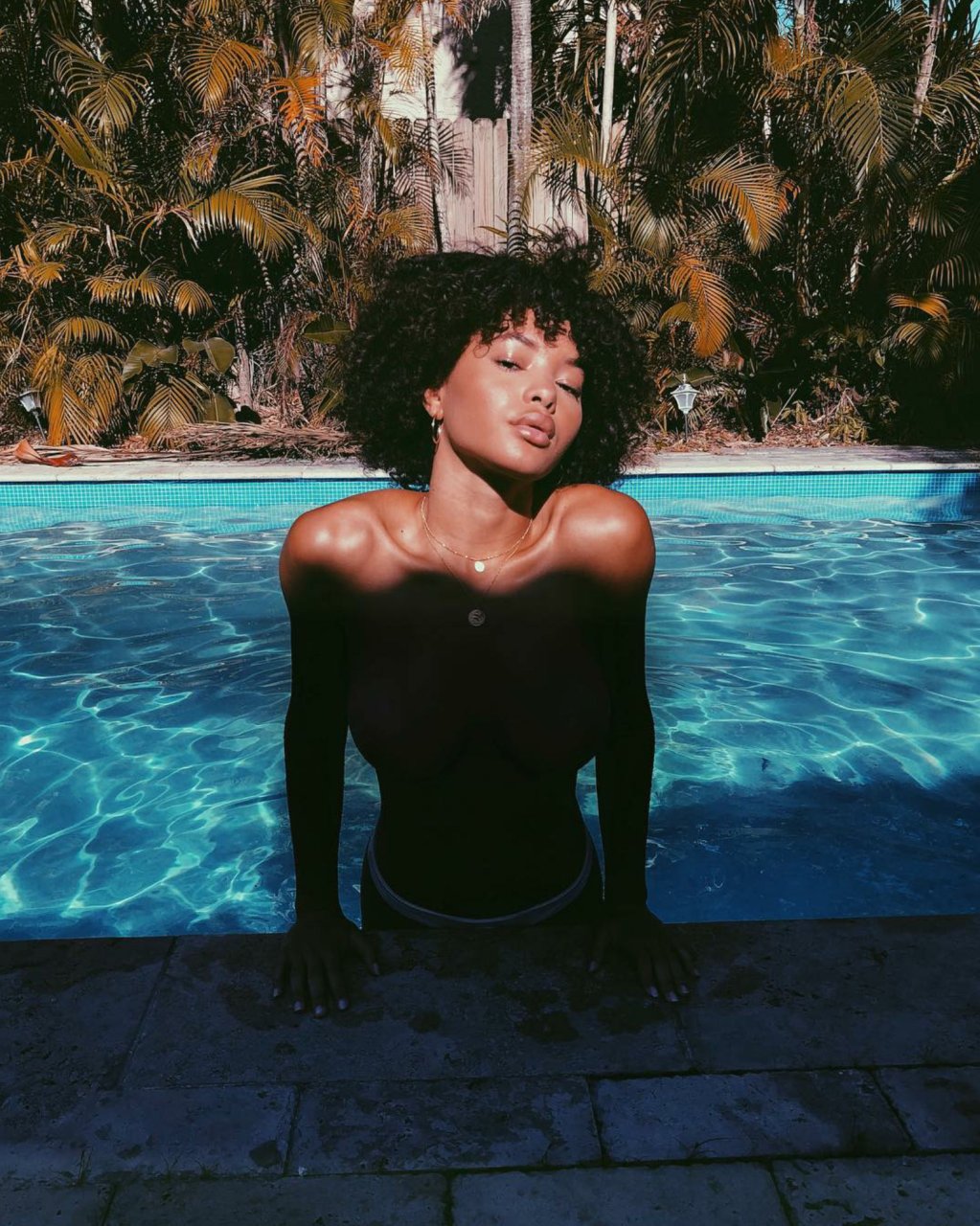 Jamea Byrd Sexy & Topless (7 Photos)