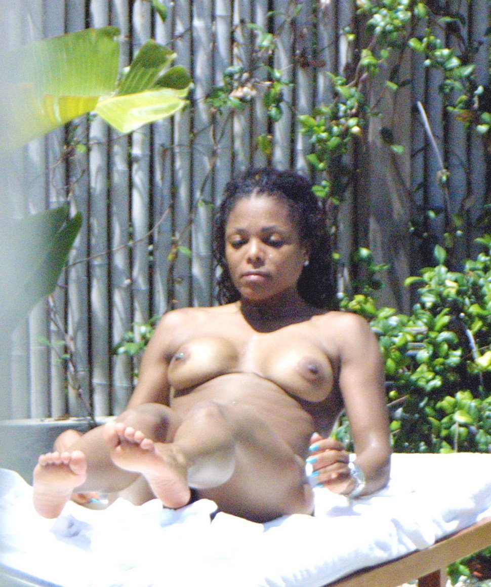 Janet Jackson Naked (3 Photos)