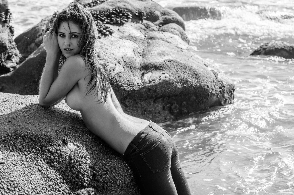 Jehane Paris Nude & Sexy (28 Photos)