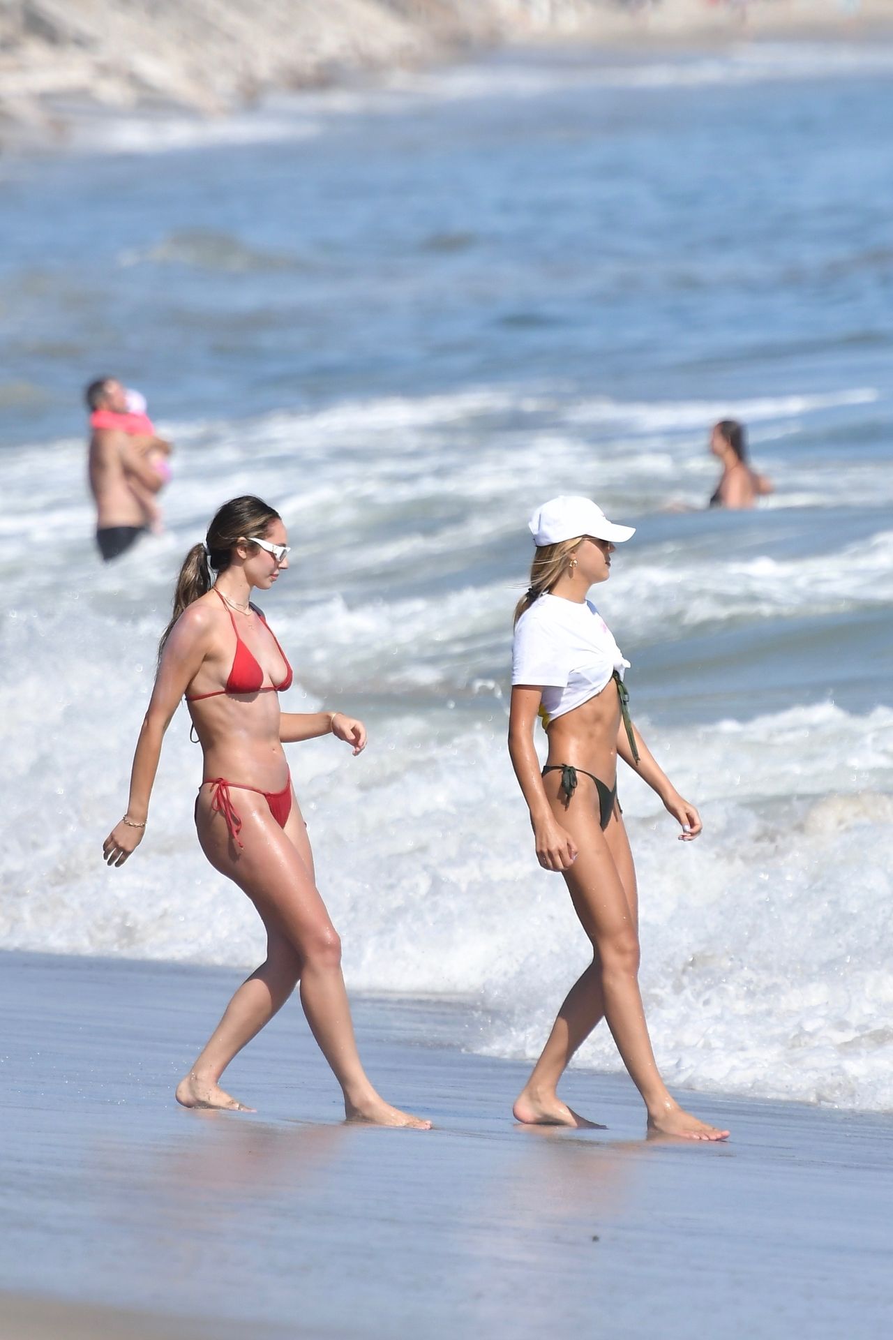 Jennifer Flavin, Sophia, Sistine & Scarlett Stallone Enjoy a Day on the Beach (113 Photos)