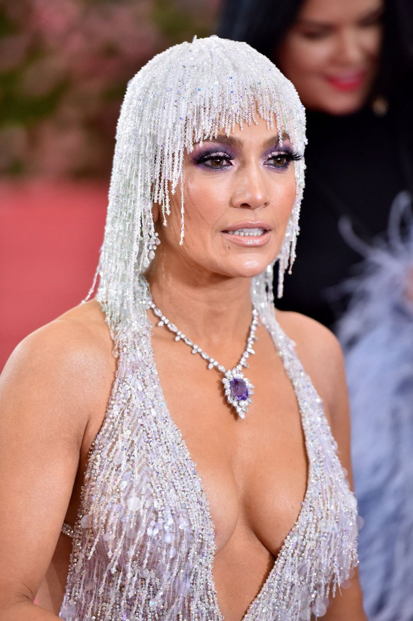 Jennifer Lopez (39 Hot Photos)