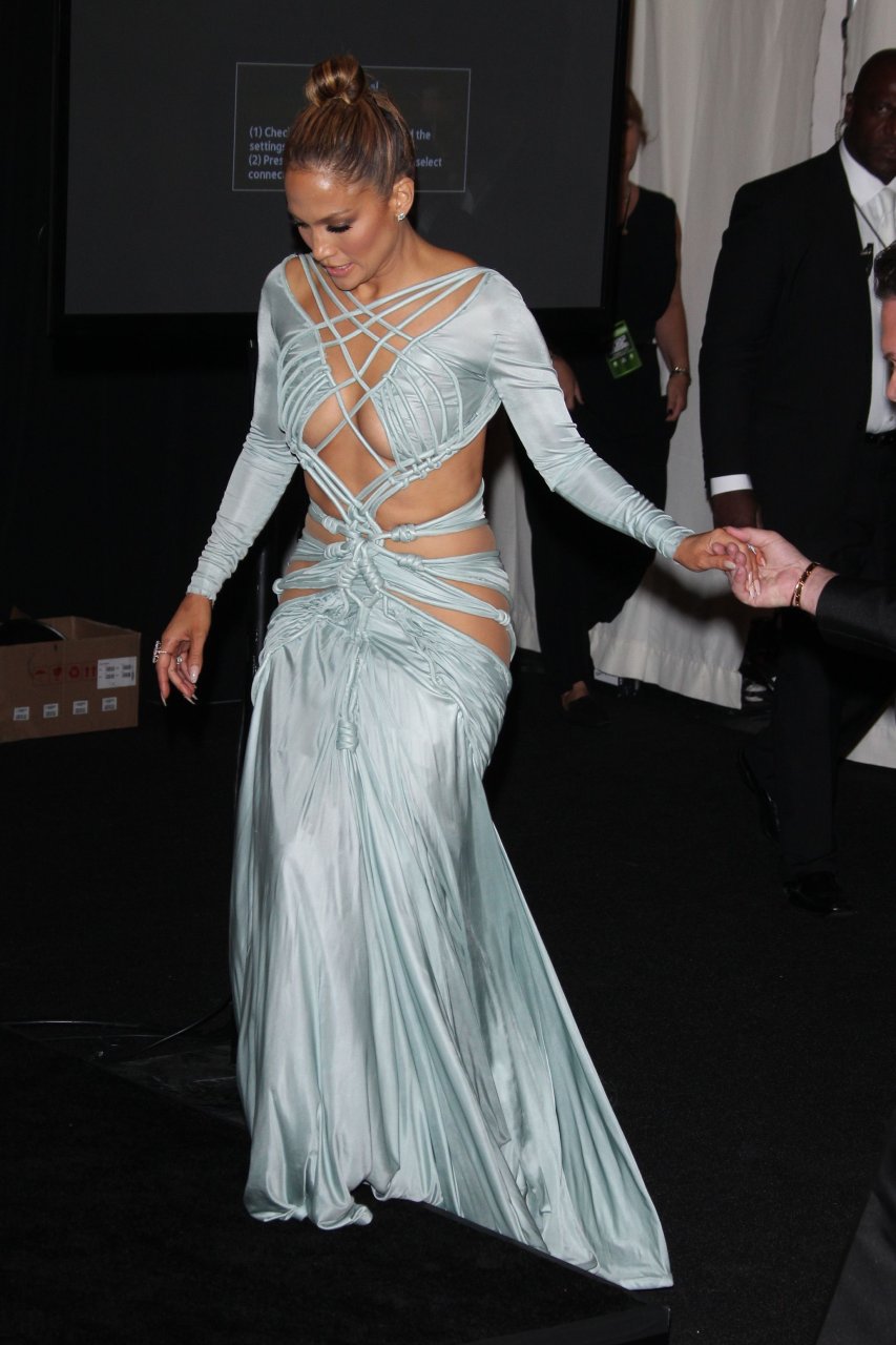 Jennifer Lopez Sexy (18 Photos)