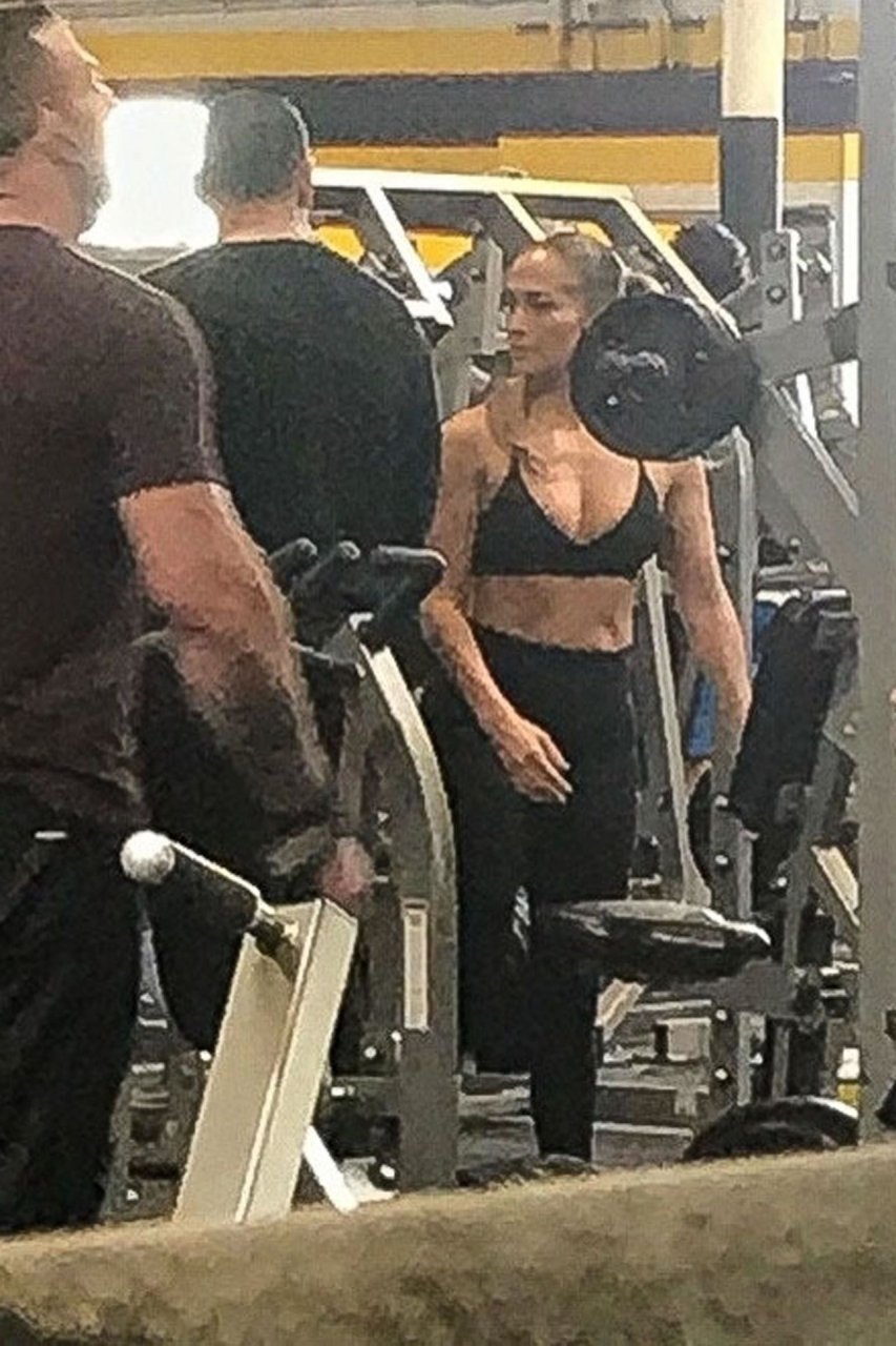 Jennifer Lopez Sexy (30 Photos)