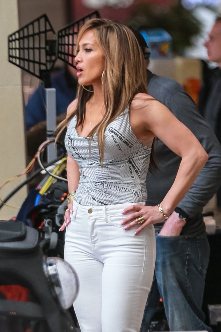 Jennifer Lopez Sexy (43 Photos)