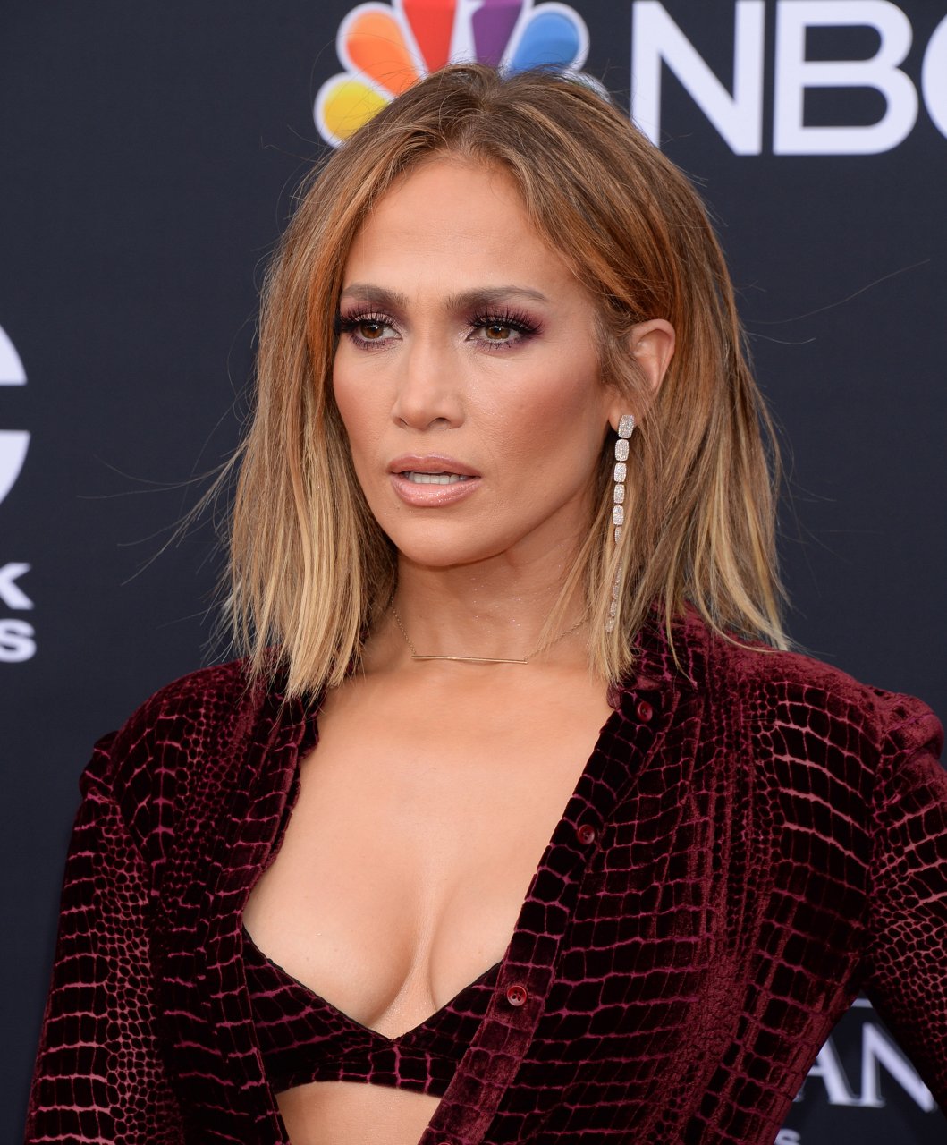 Jennifer Lopez Sexy (52 Photos)