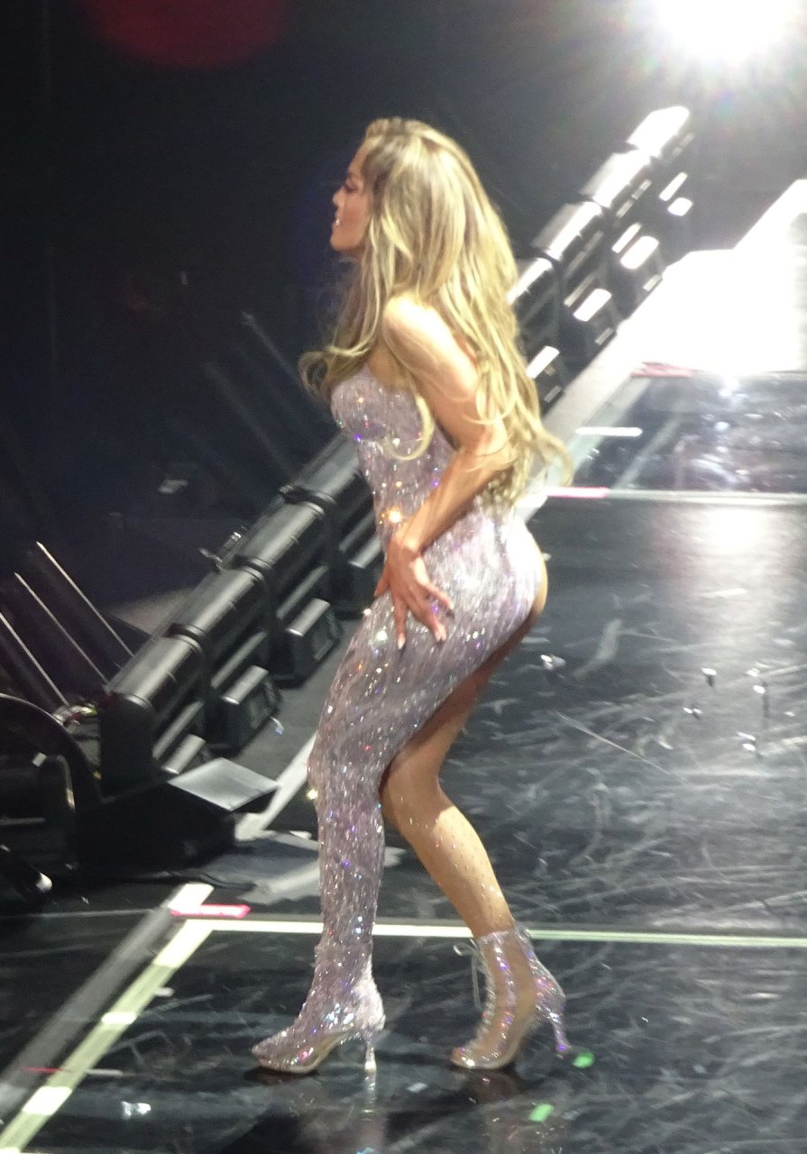Jennifer Lopez Sexy (77 Photos + Video)