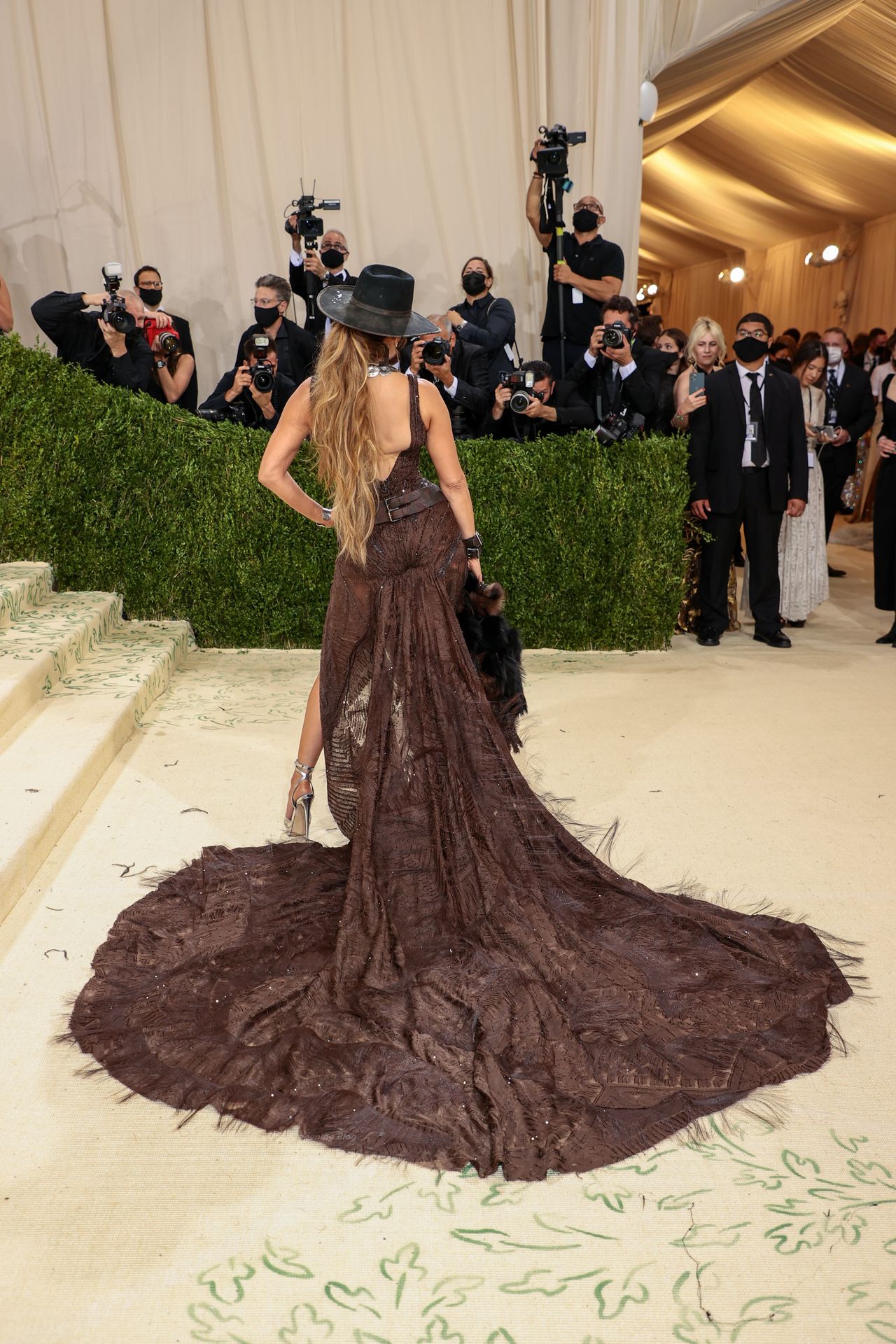 Jennifer Lopez Shows Off Her Tits and Legs at the 2021 Met Gala in NYC (122 Photos) [Updated]