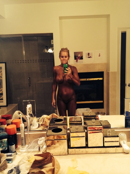 Jenny McCarthy Naked Leaked The Fappening (14 Photos)