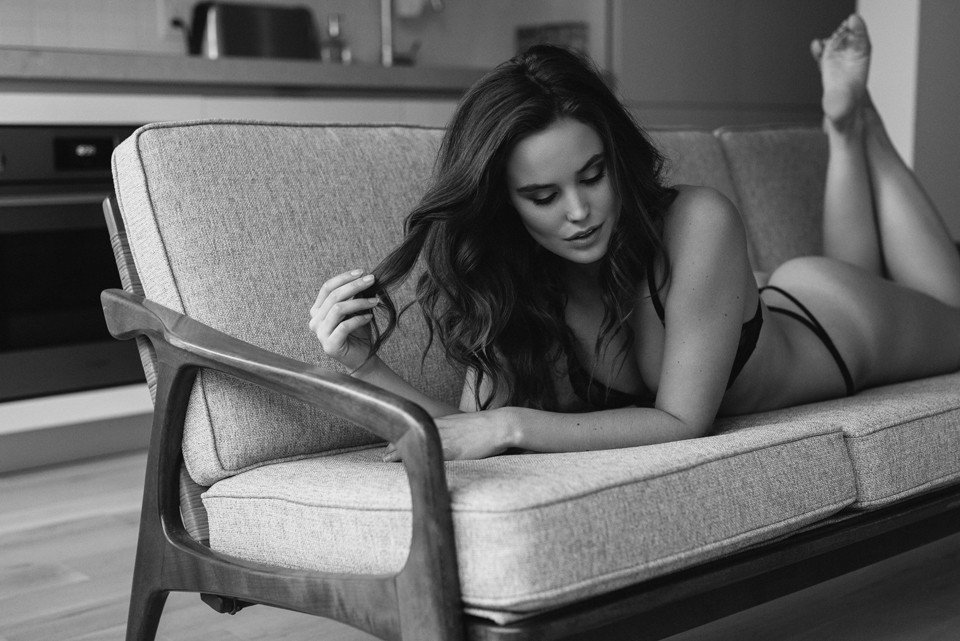 Jessica Buller Sexy & Topless (11 Photos)