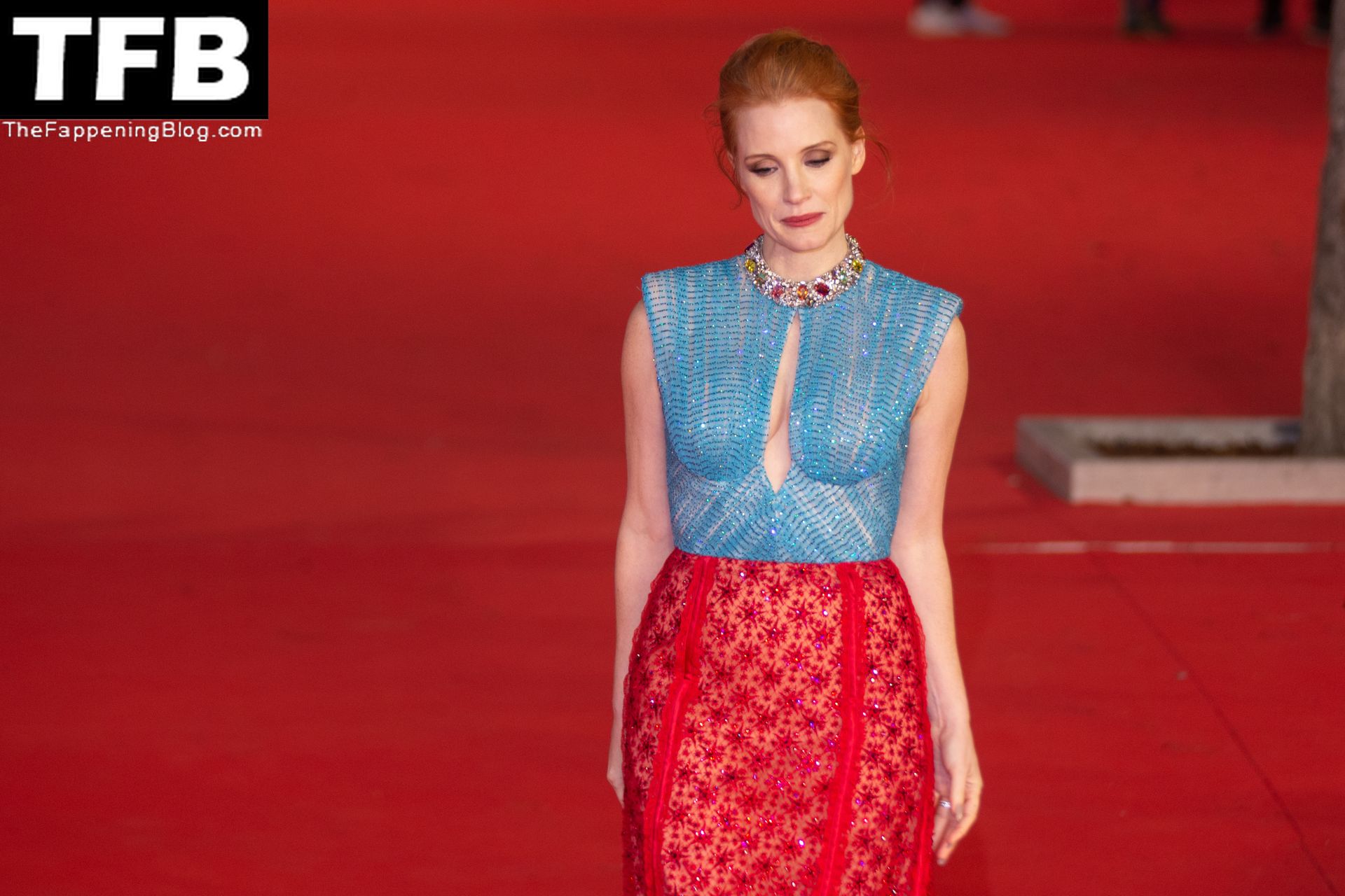 Jessica Chastain Looks Hot at The Eyes Of Tammie Faye Red Carpet (150 Photos)