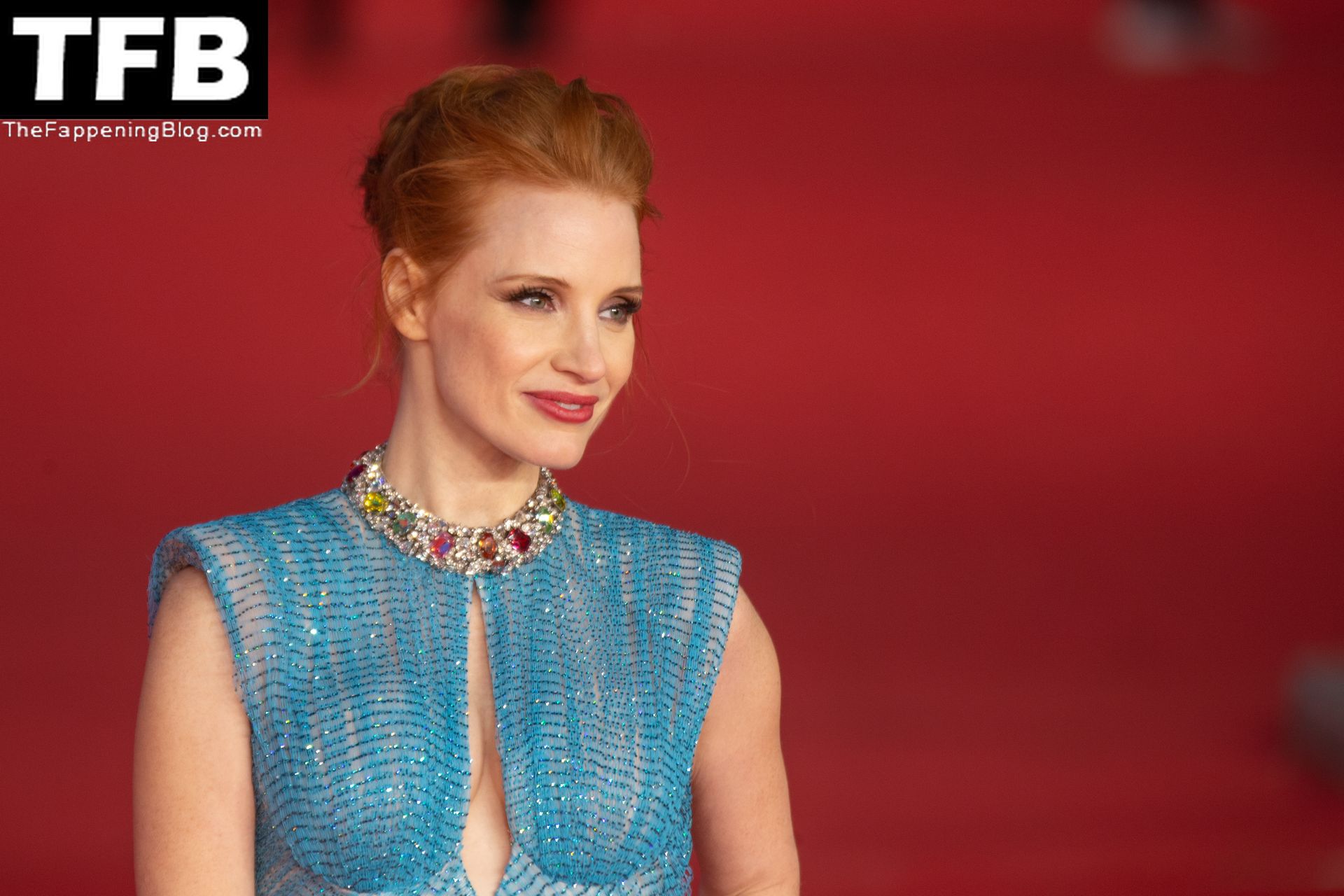 Jessica Chastain Looks Hot at The Eyes Of Tammie Faye Red Carpet (150 Photos)