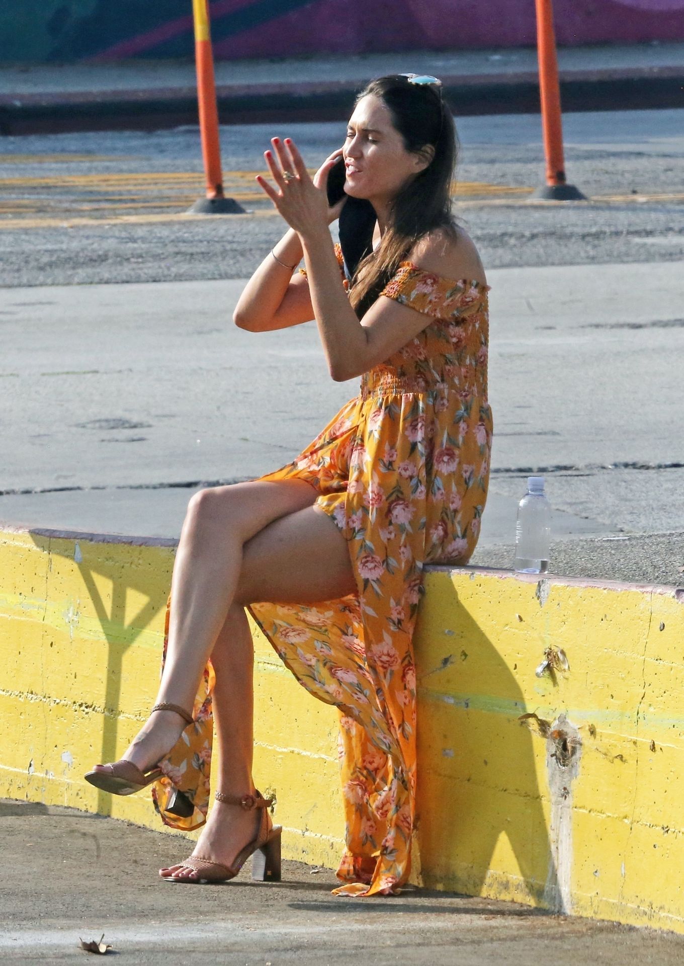 Leggy Jessica Ciencin Henriquez Talks on the Phone in LA (30 Photos)