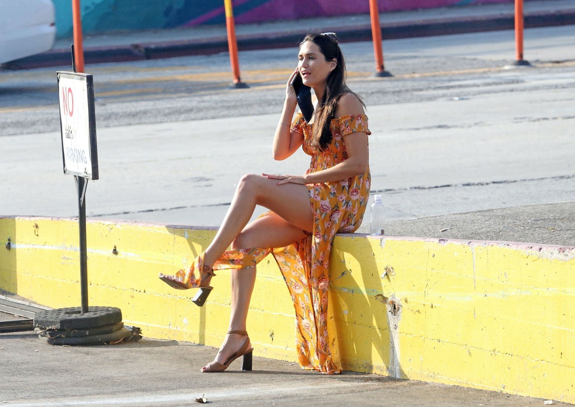 Leggy Jessica Ciencin Henriquez Talks on the Phone in LA (30 Photos)