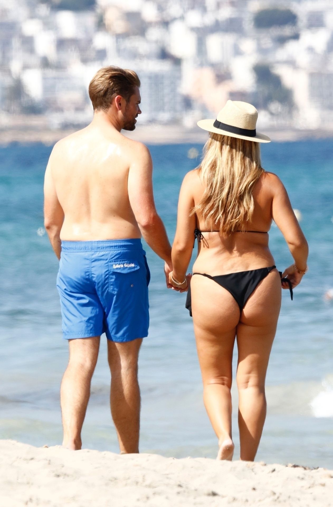 Jessica Paszka & Johannes Haller Enjoy a Stroll Along the Beach in Ibiza (21 Photos)