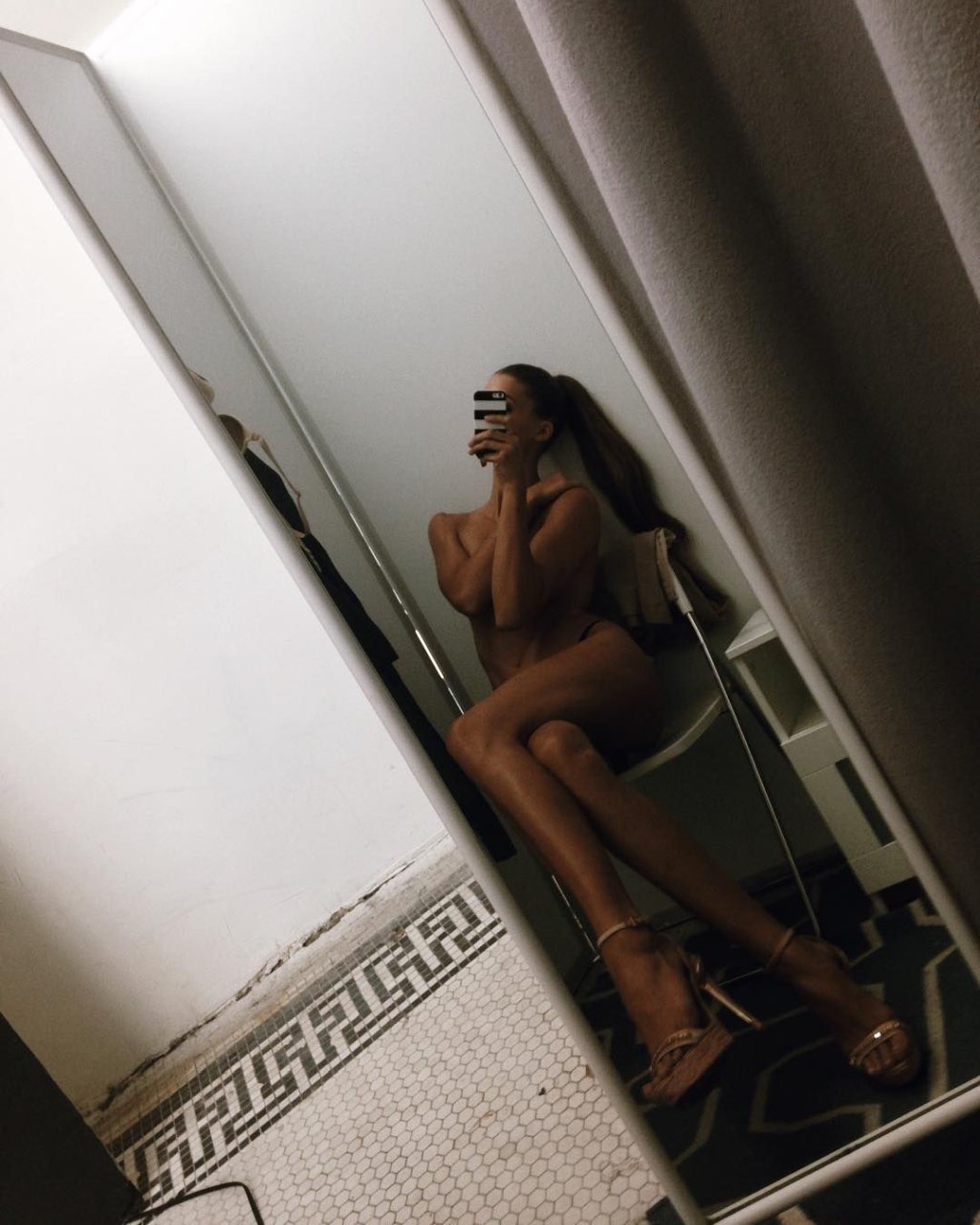 Jessica Serfaty Nude & Sexy (135 Photos)