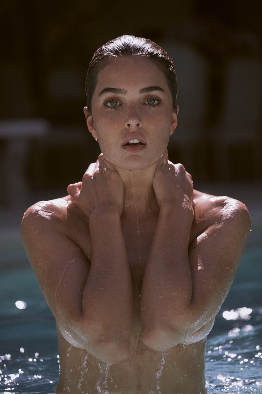 Jessica Wall Nude & Sexy (12 New Photos)