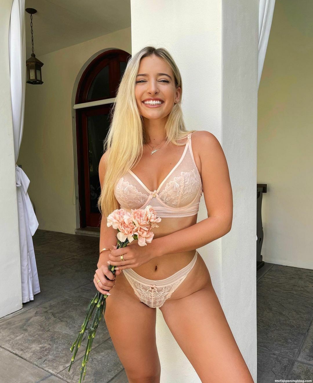 Jilissa Ann Zoltko Looks Hot in a Bra and Panties with Flowers (8 Photos)