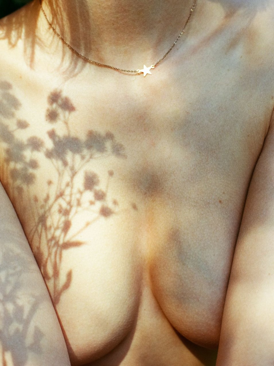 Julia Almendra Nude & Sexy (32 Photos)
