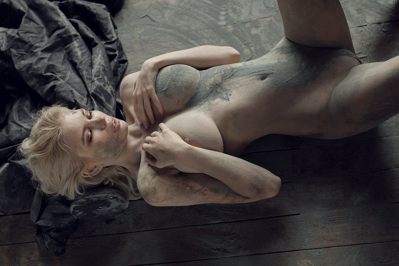 Julia Logacheva Naked (9 Photos)