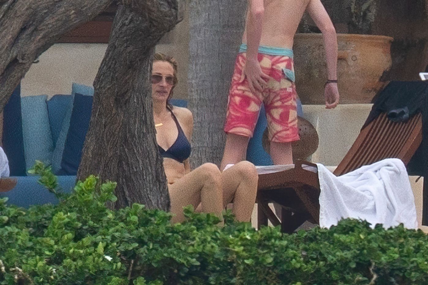 Julia Roberts Enjoys Some Vacation Time in Mexico (14 Photos)