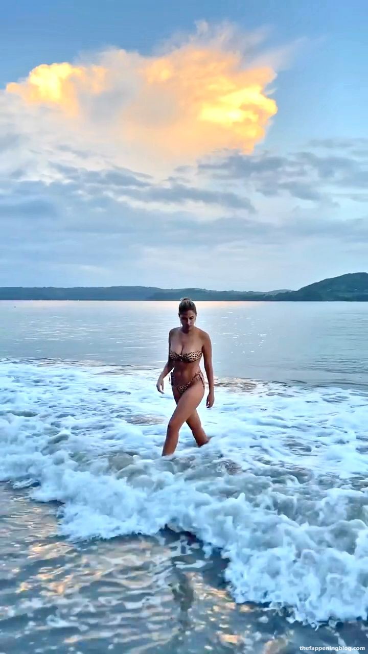 Kara Del Toro Looks Hot in a Tiny Bikini (12 Photos + Video)
