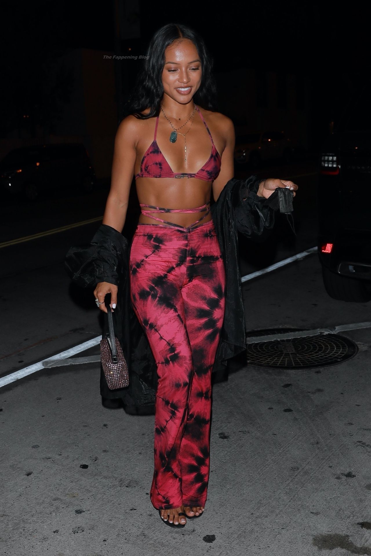 Karrueche Tran is T
urning Heads in Her Sexy Outfit as She Heads Out For Dinner (24 Photos)