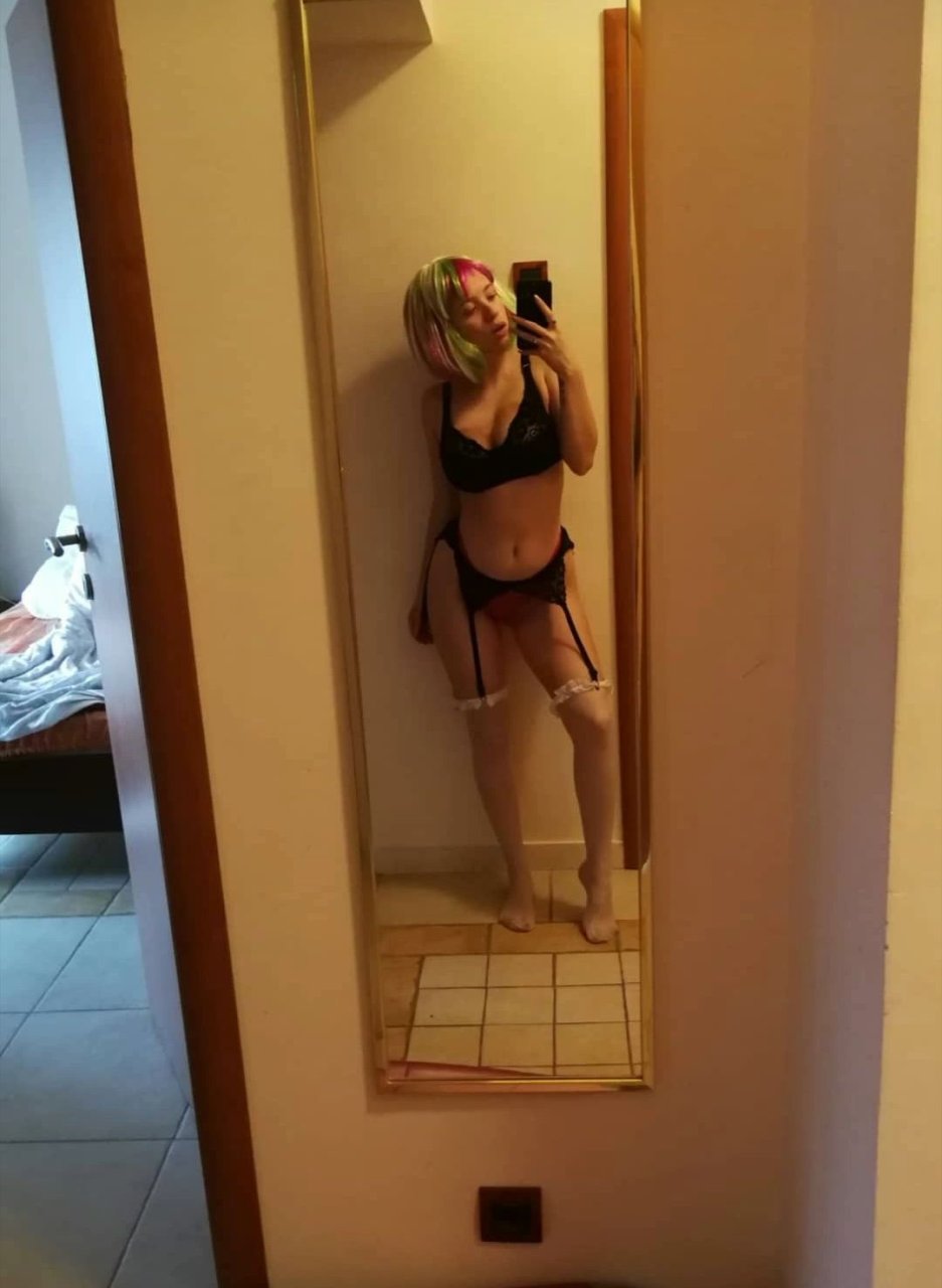 Katarina Bogićević Nude & Sexy (13 Photos)