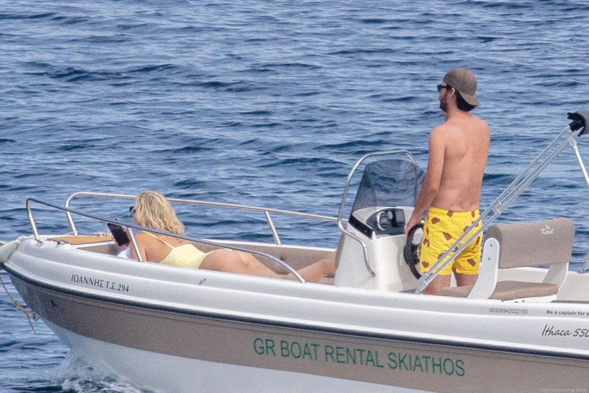 Kate Hudson & Danny Fujikawa Enjoy Their Vacation in Greece (43 Photos)