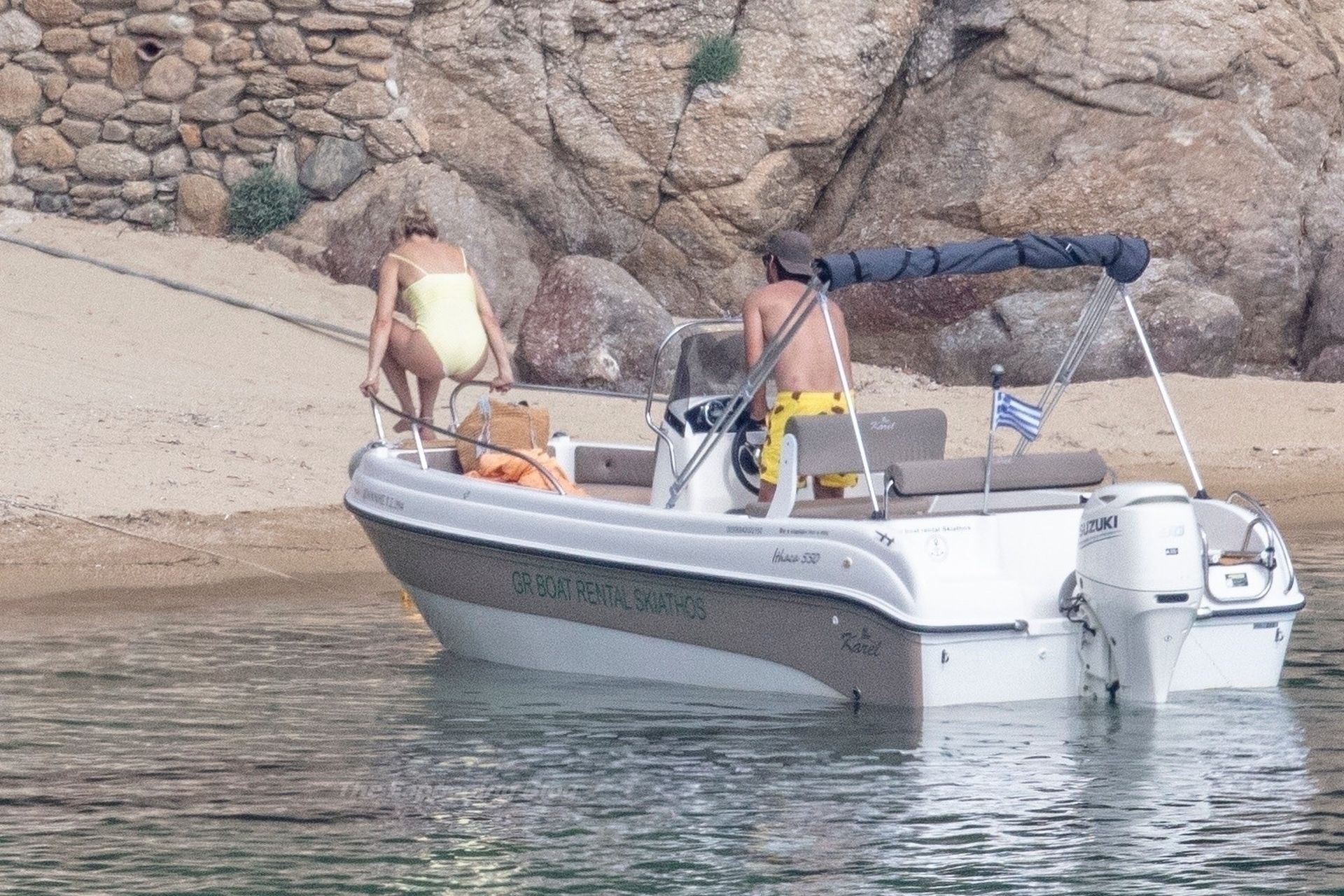 Kate Hudson & Danny Fujikawa Enjoy Their Vacation in Greece (43 Photos)